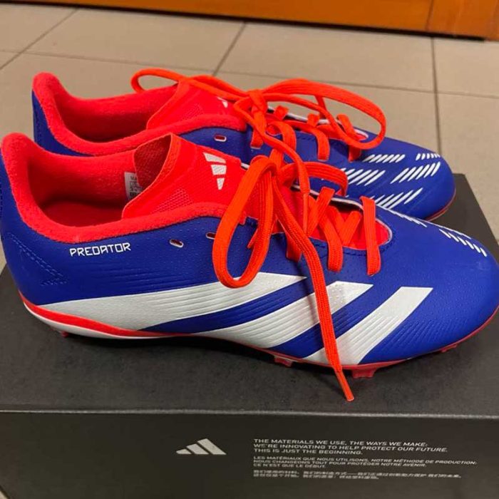 Adidas stoplis futballcipő 28-40-es méretben, kék fehér piros színben